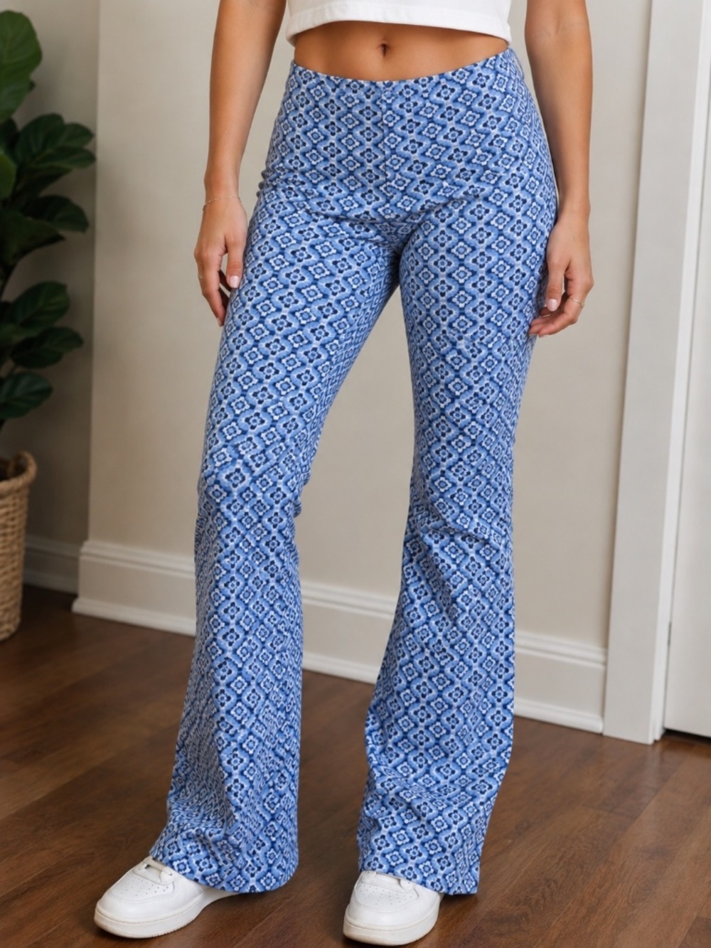 Social Tourist LA Pull-On Flare Pants Women's Size XS Blue Boho Stretchy 70's